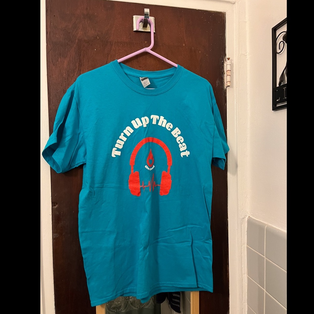 ❌SOLD❌ Exclusive, NY Blood Donor, Turn Up The Beat Tee 🩸🎧 - Picture 1 of 3